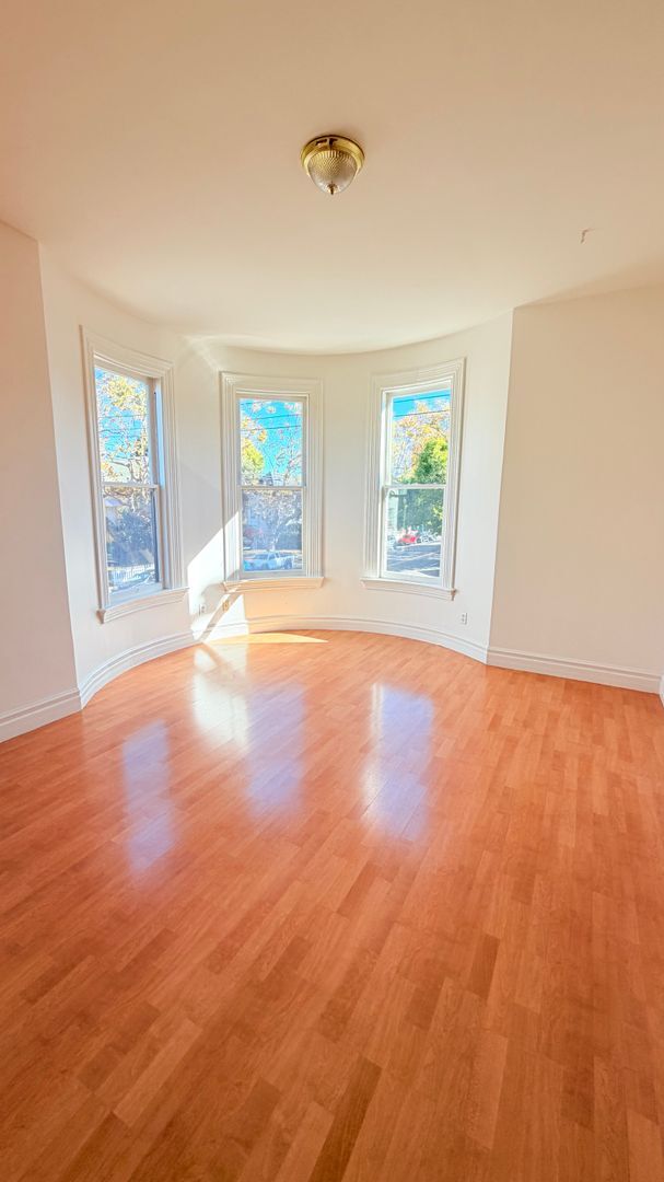 Building Photo - 932-934 Central Ave