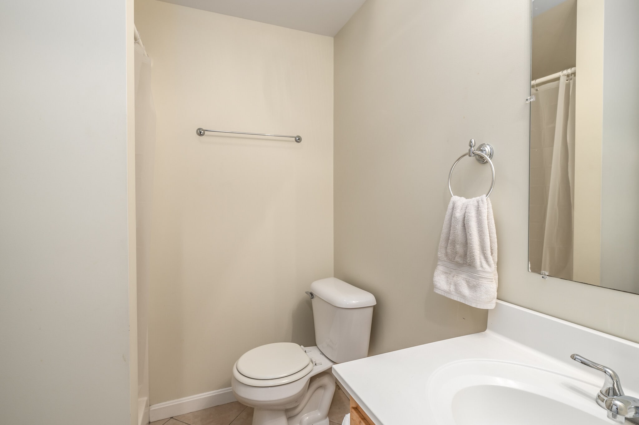 Building Photo - 39 River Village Dr