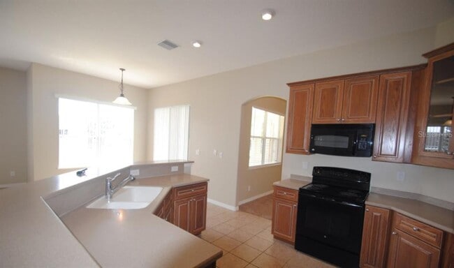 Building Photo - 2082 Onondaga Ln