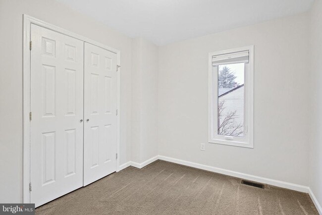 Building Photo - 9473 Clocktower Ln