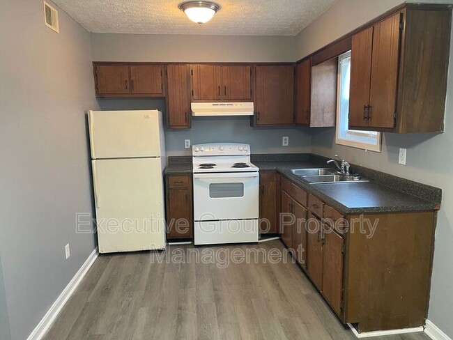 Building Photo - 355 Elmwood Dr