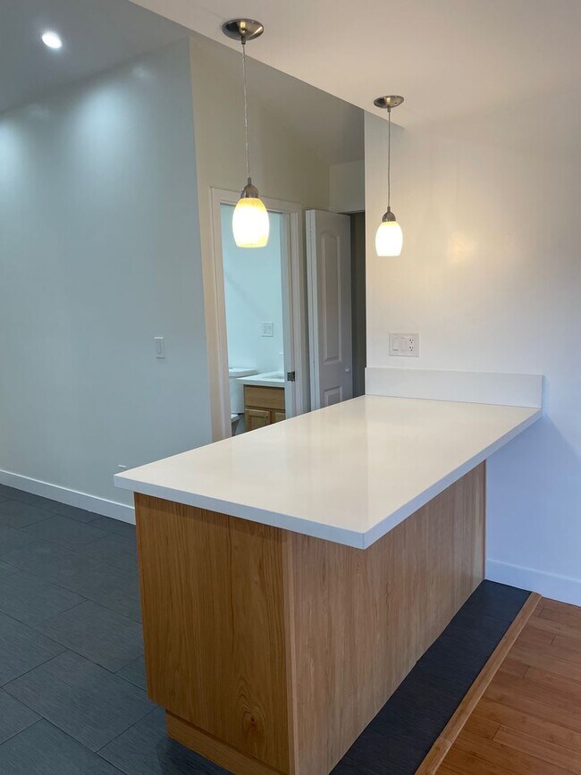 Building Photo - Lovely 1 Bedroom 1 Bath Unit in Prime Echo Park