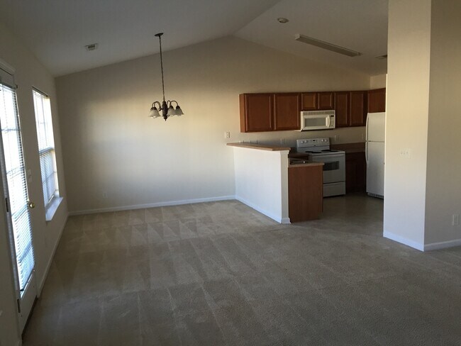 Building Photo - 3BR/2BA Home Convenient to Winston-Salem & Kernersville!