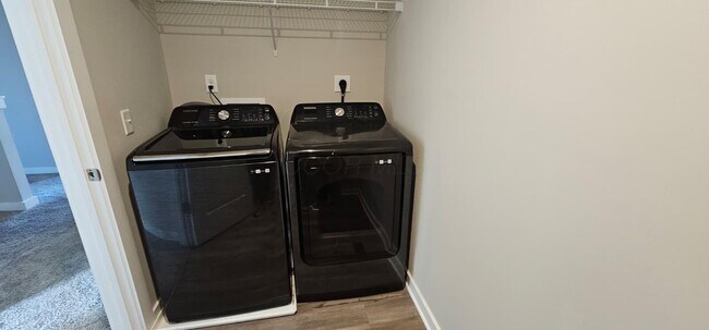 Building Photo - 125 Lenell Lp