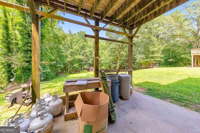 Building Photo - 1086 South Gordon Rd SW