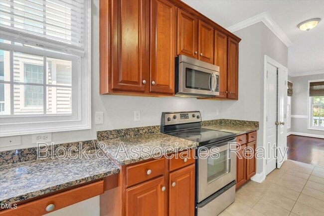 Building Photo - 109 Old Savannah Dr