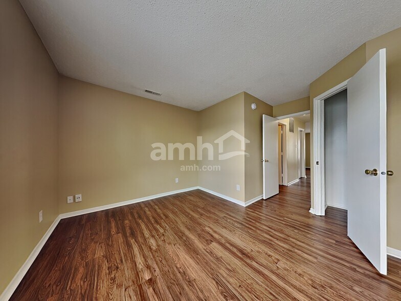 Building Photo - 9915 Sapphire Berry Ln