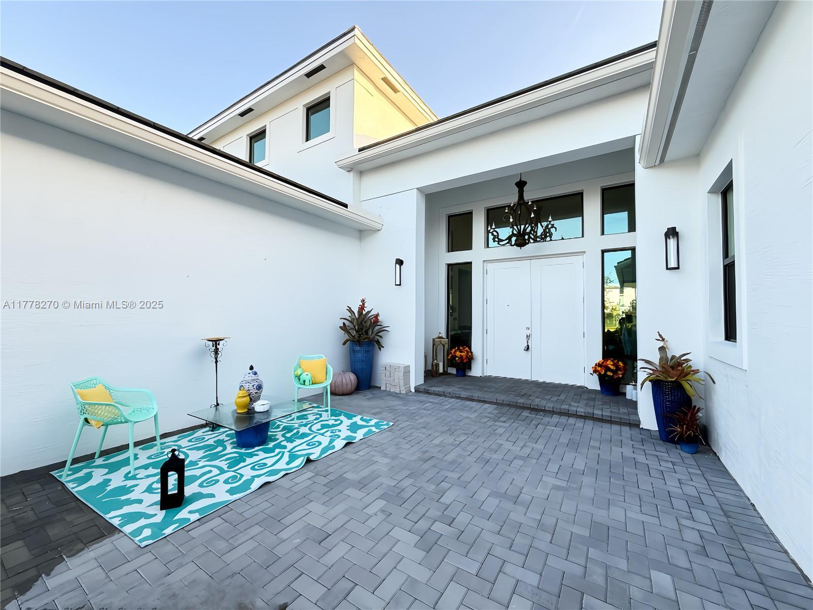 Building Photo - 11460 SW Pietra Way
