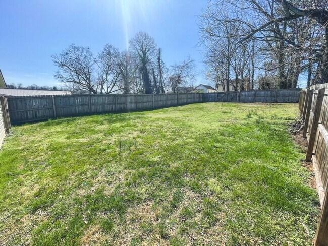 Building Photo - 1206 Golf St