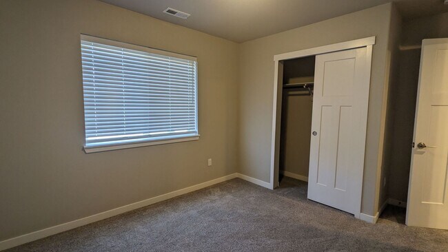Building Photo - 4948 Wolf Moon Dr