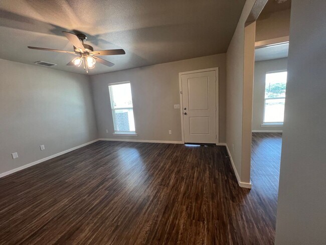 Building Photo - Pre leasing for July: Upland West.