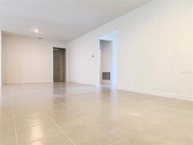 Building Photo - 7117 Dilly Lake Ave