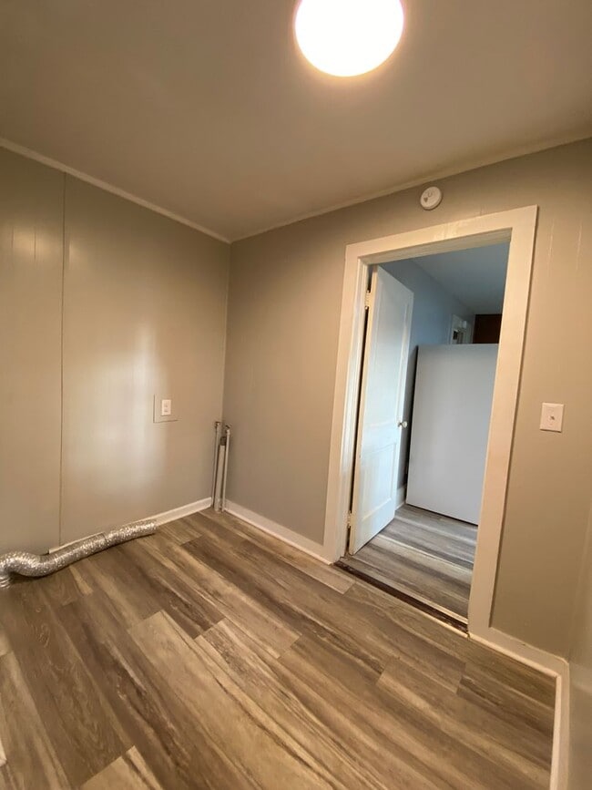 Building Photo - 202 Francis St W