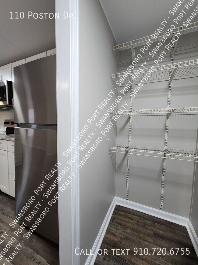 Building Photo - 110 Poston Dr