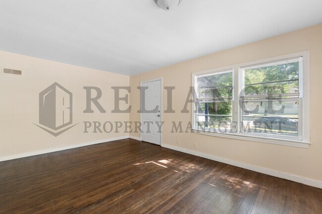 Building Photo - 1421 N Holyoke St