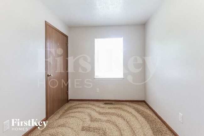 Building Photo - 4412 Tucson Dr