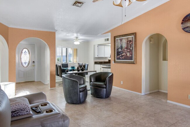 Building Photo - 212 Coral Dr
