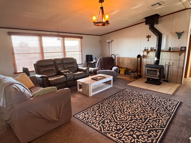 Building Photo - 3 Bedroom, 2 Bathroom Home in Moriarty, NM