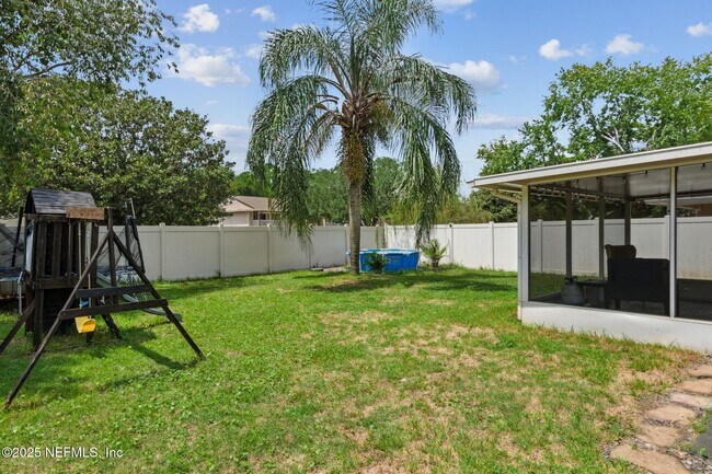 Building Photo - 1658 Hudderfield Cir W