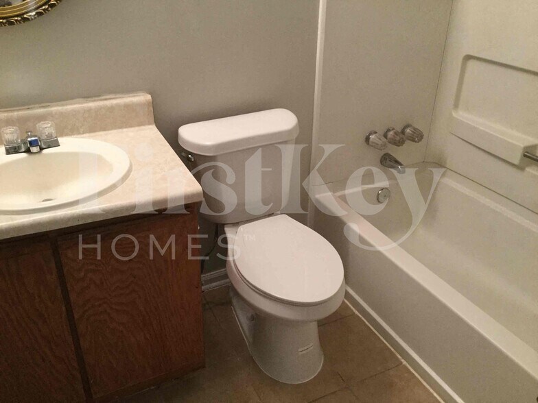 Building Photo - 5369 Biffle Ln