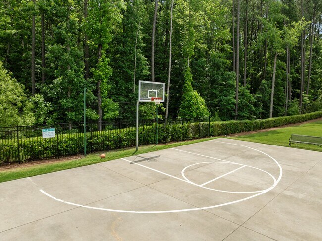 Building Photo - 3700 Horton Hill Dr