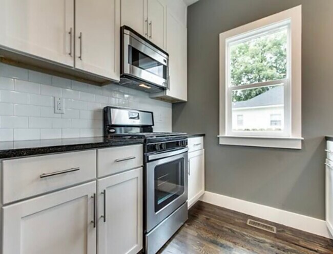 Building Photo - 2003 9th Ave N