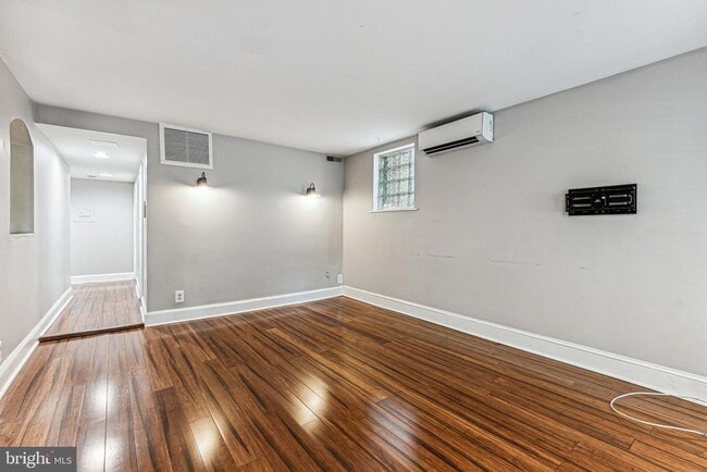 Building Photo - 1747 18th St NW