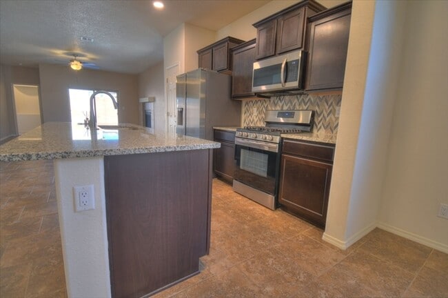 Building Photo - RIo Rancho at it BEST !!!