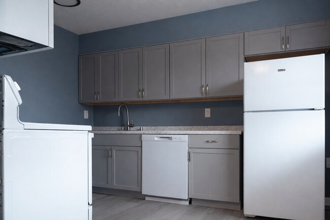 Building Photo - 4450 Dixie Hwy