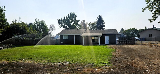 Building Photo - 3 bedroom Post Falls Home with 30x30 Shop
