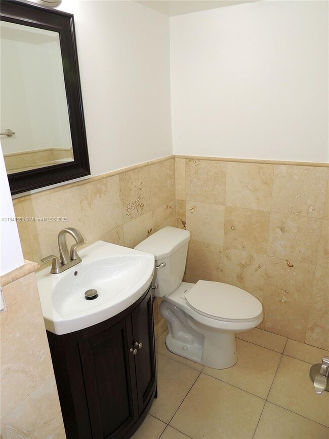 Building Photo - 13155 Ixora Ct