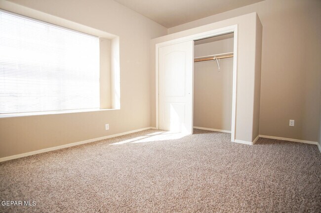 Building Photo - 12945 Hueco Hill Dr