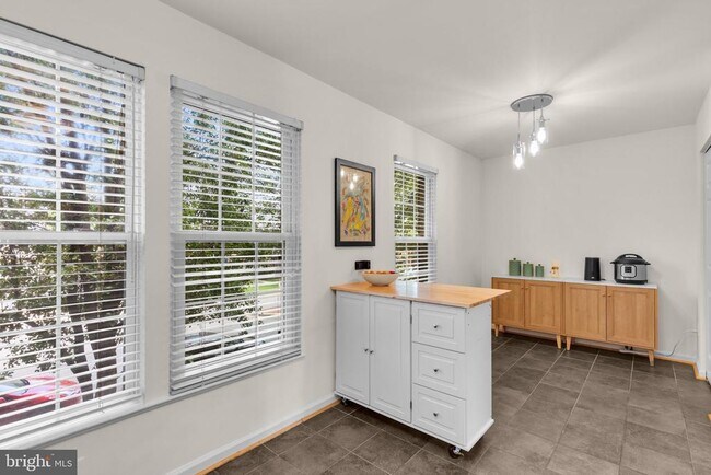 Building Photo - 1335 Argall Pl