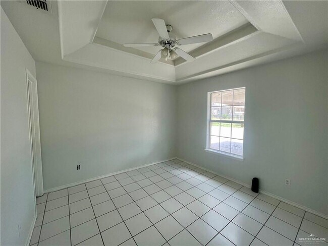 Building Photo - 15 Kimberly Ln