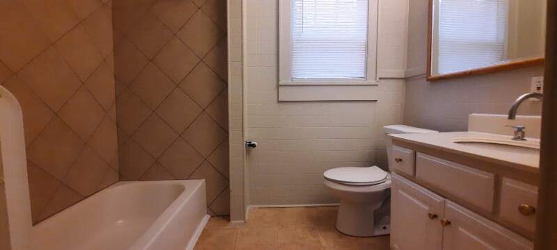 Building Photo - 636 Benton Ave