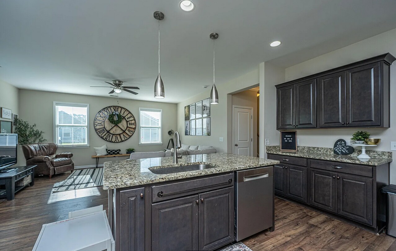 Kitchen_LivingRoom - 72 Crossandra Ave