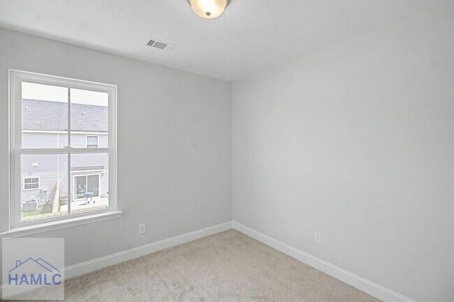 Building Photo - 106 Heirloom Rd