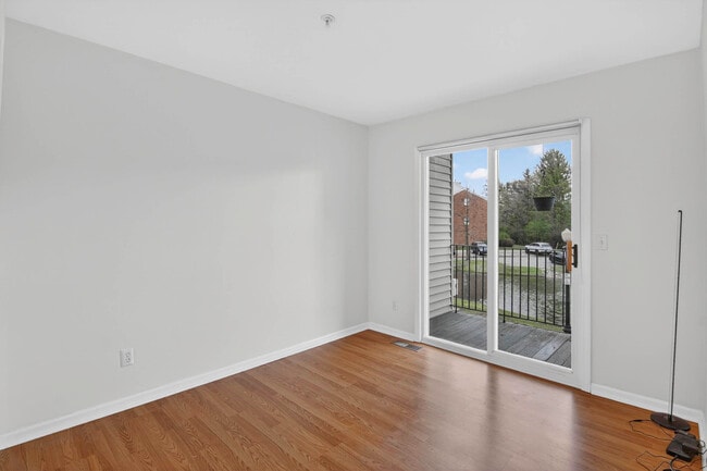 Building Photo - 1930 Lindsay Ln