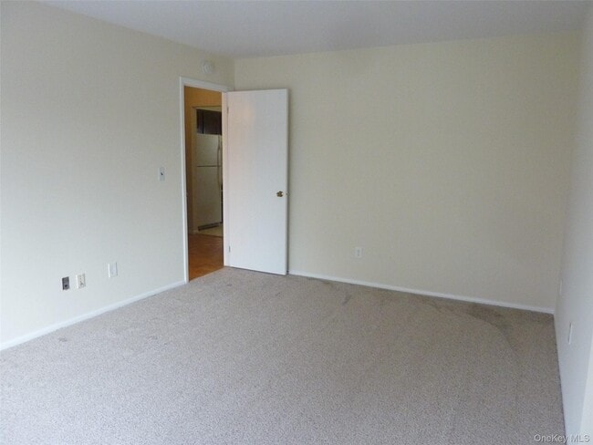 Building Photo - 133 Doxbury Ln