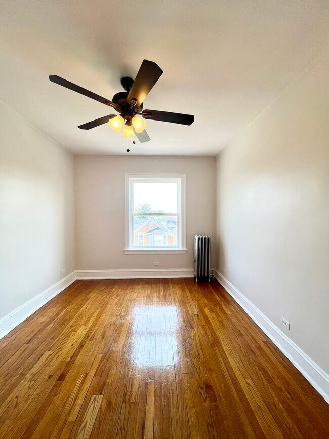 Building Photo - 2154 N Kildare Ave