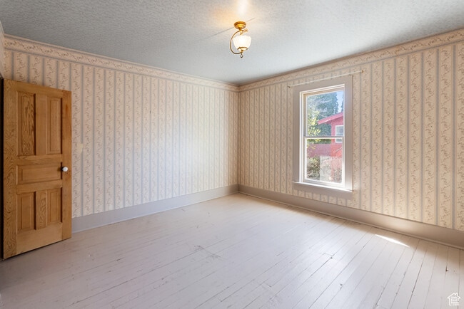 Building Photo - 382 N 400 E