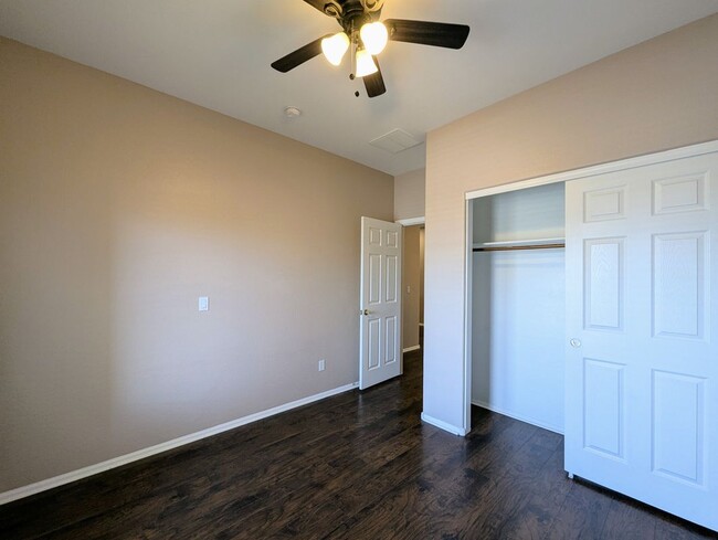 Building Photo - 17453 W Navajo St