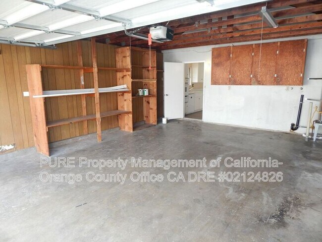 Building Photo - 6092 Larchwood Dr