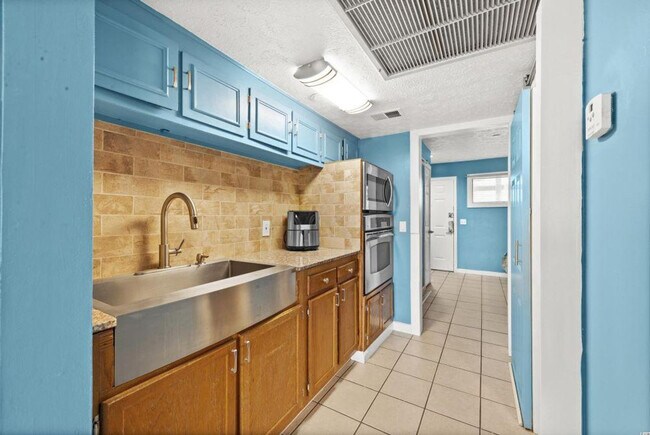 Building Photo - 2000 S Ocean Blvd