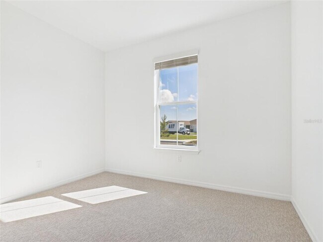 Building Photo - 5824 SW 70th Ave