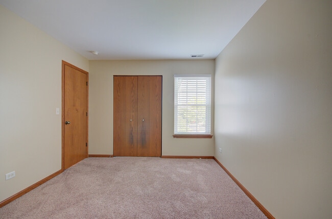 Building Photo - 520 Frieh Dr