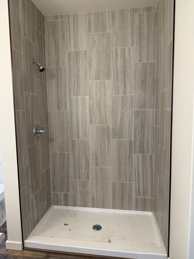 Building Photo - Brand New 4 bedroom, 2 bath, 2 car garage home