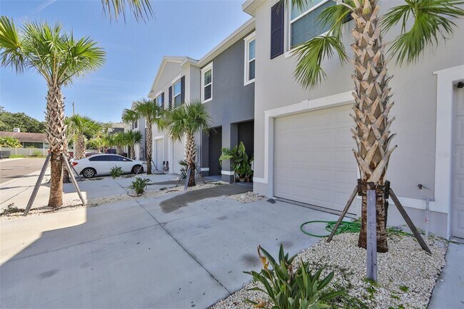 Building Photo - 3225 Pleasant Willow Ct