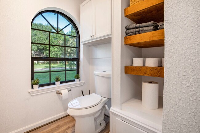 Building Photo - 206 St Cloud Dr