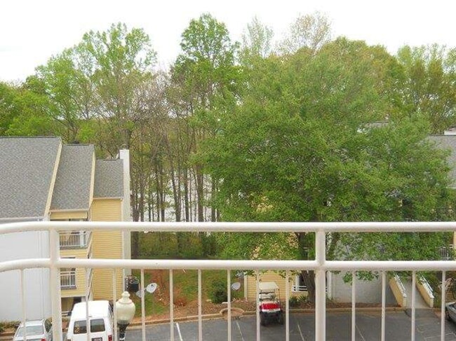 Deck View of Lake Hartwell - 1209 Northlake Dr